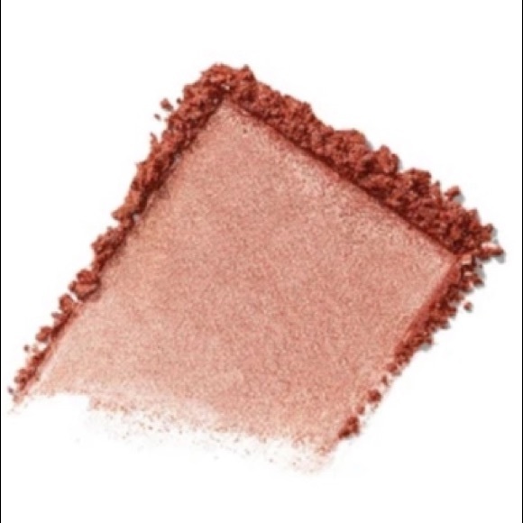 COCA-COLA X MORPHE GLOWING LOOSE HIGHLIGHTER π₯ - Picture 2 of 8